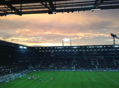 St. Pauli, St. Pauli ...... Wir sind Zecken, assoziale Zecken...